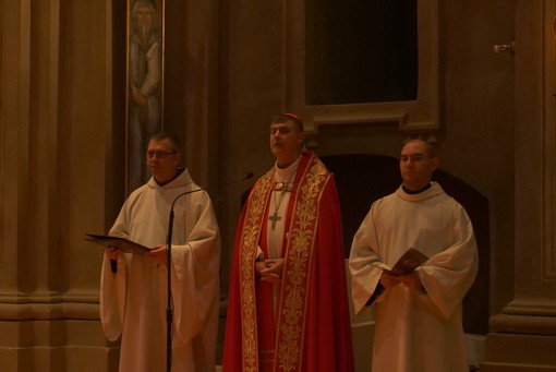 Un momento della cerimonia con il cardinale Roberto Repole