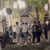 Tensioni in Largo Saluzzo: baby gang assalta un pub e scatena una rissa in strada Tensioni in Largo Saluzzo: baby gang assalta un pub e scatena una rissa in strada