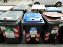 bidoni della raccolta differenziata dei rifiuti