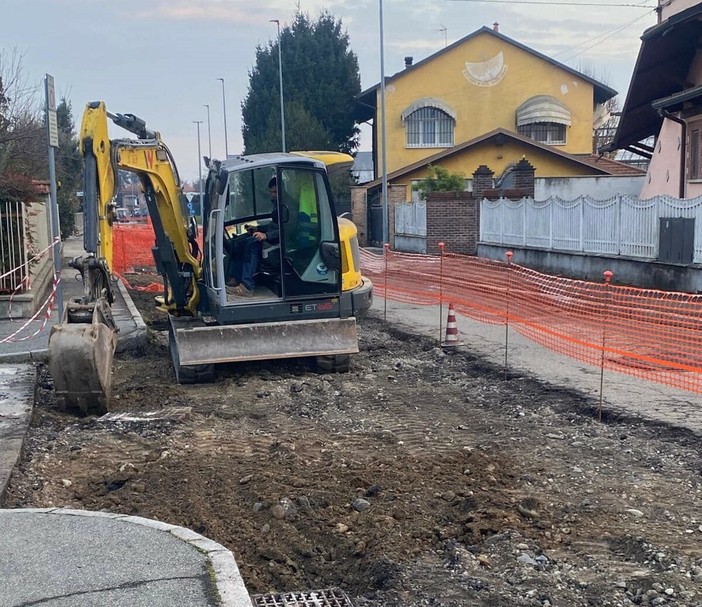 Lavori lungo via Pateri a Nichelino (foto d'archivio)