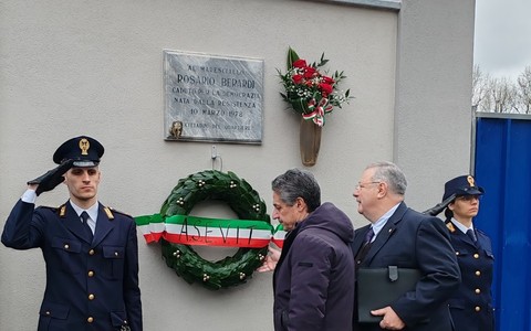 L'omaggio alla lapide del maresciallo Berardi