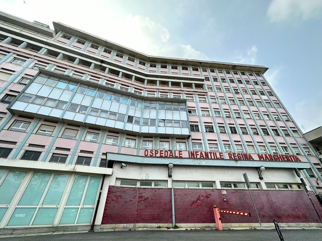 Il piccolo è stato portato d'urgenza al Regina Margherita