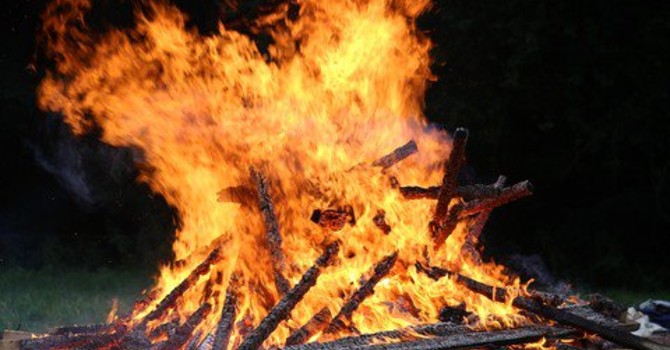Rifiuti abbandonati dopo la grigliata, sfogo del sindaco di Mattie: "Non accendete fuochi, rischio incendio" Rifiuti abbandonati dopo la grigliata, sfogo del sindaco di Mattie: "Non accendete fuochi, rischio incendio"
