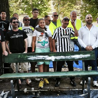 Ridipinta la panchina storica della Juve