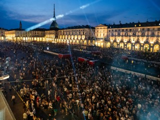Grande festa in piazza Vittorio Veneto per San Giovanni