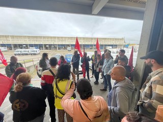 Presidio e protesta dei lavoratori di PostalCoop a Grugliasco