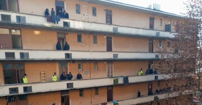 Ancora uno sgombero nel complesso delle case Atc di Aurora Ancora uno sgombero nel complesso delle case Atc di Aurora