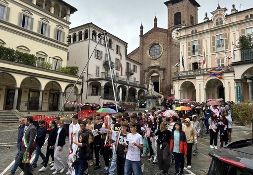 Moncalieri si mobilita per Gaza: &quot;Basta bombe e bambini alla fame&quot;