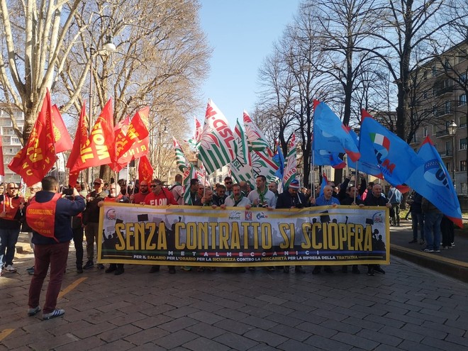 Una delle manifestazioni a favore del rinnovo del contratto nazionale metalmeccanici Una delle manifestazioni a favore del rinnovo del contratto nazionale metalmeccanici