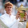 Per il secondo anno di fila Sinner è il re di Wimbledon Per il secondo anno di fila Sinner è il re di Wimbledon