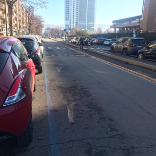 Strisce blu parcheggi auto