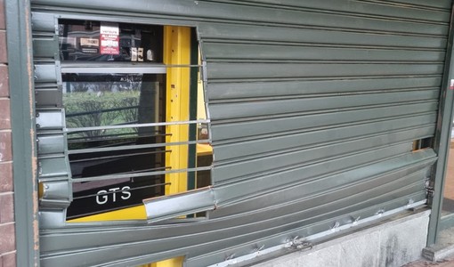 Doppia spaccata nella notte, torna l’allarme sicurezza a Mirafiori Sud