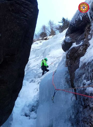 L'intervento effettuato  sulla cascata di ghiaccio Bellagarda, sopra Ceresole