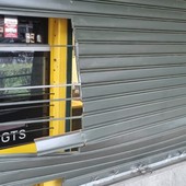 Doppia spaccata nella notte, torna l’allarme sicurezza a Mirafiori Sud