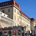 Una foto d'archivio dell'ospedale Santa Croce di Moncalieri Una foto d'archivio dell'ospedale Santa Croce di Moncalieri