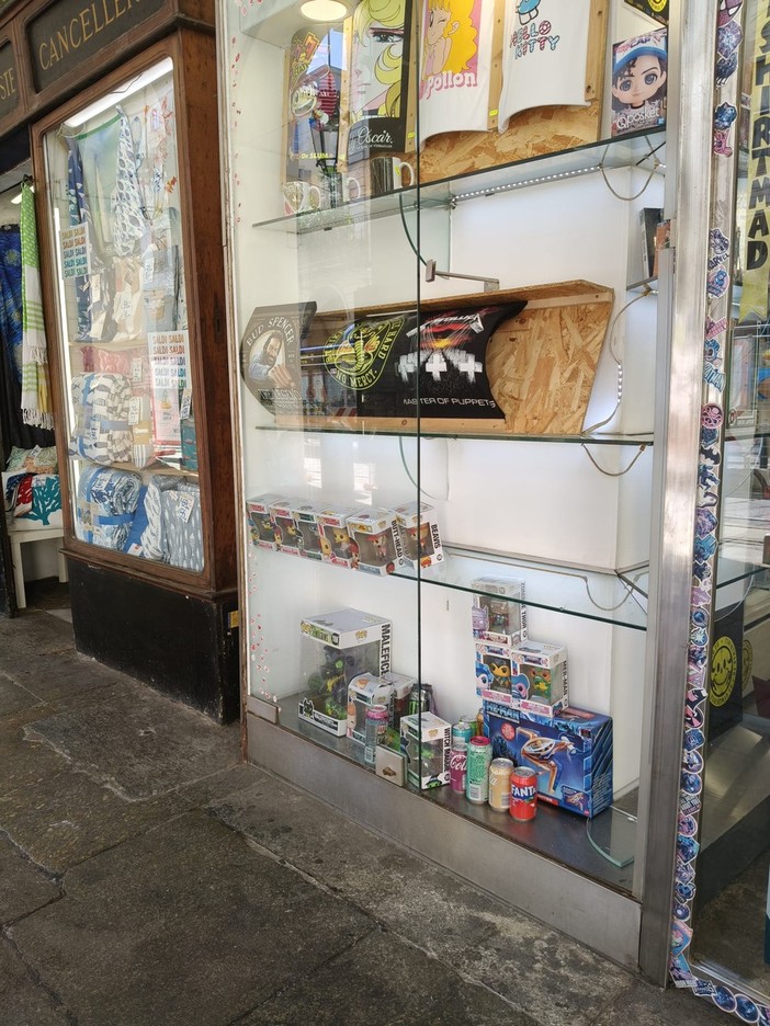 La spaccata ai danni di un negozio in via Po (foto: Ivano Moschini)