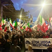 Mega moschea all’Ex Nebiolo, FdI all’attacco: "Torino nord dice no, battaglia in Consiglio regionale" Mega moschea all’Ex Nebiolo, FdI all’attacco: "Torino nord dice no, battaglia in Consiglio regionale"