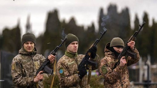 L’Ucraina rivuole dalla UE i suoi rifugiati da mandare al fronte L’Ucraina rivuole dalla UE i suoi rifugiati da mandare al fronte