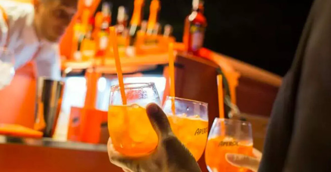Lo "Spritz effect": lo studio di Unito su come un cocktail può influenzare il commercio internazionale