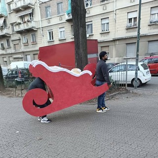 La slitta di Babbo Natale dura 7 giorni: “Hanno vinto i vandali" La slitta di Babbo Natale dura 7 giorni: “Hanno vinto i vandali"