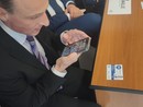 Arriva il 'santino' elettorale che i non vedenti possono ascoltare grazie al QR code