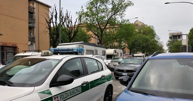 Alloggio occupato dai rom in via Biglieri liberato dalla Polizia Locale