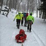 L'intervento dei tecnici del Soccorso Alpino con la barella