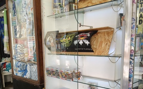 La spaccata ai danni di un negozio in via Po (foto: Ivano Moschini)