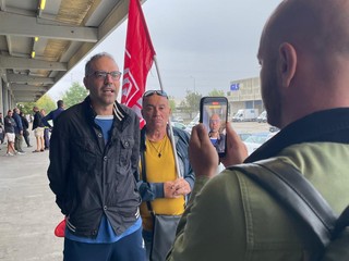 Presidio e protesta dei lavoratori di PostalCoop a Grugliasco