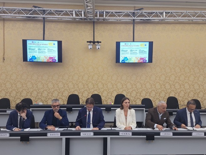 In viaggio a Praga, Strasburgo e Roma: il Consiglio regionale del Piemonte lancia i concorsi per le scuole In viaggio a Praga, Strasburgo e Roma: il Consiglio regionale del Piemonte lancia i concorsi per le scuole