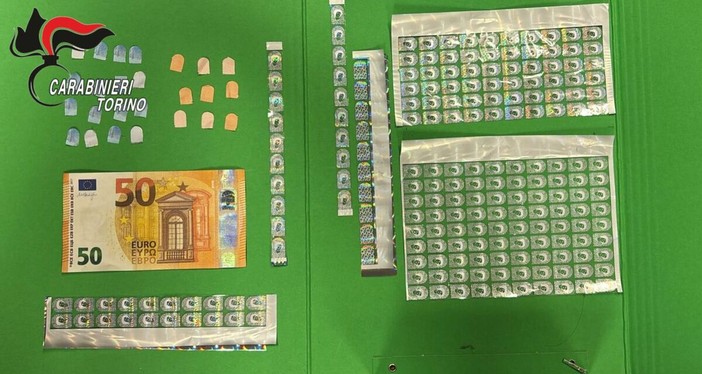 Il materiale sequestrato a Strambino