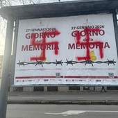 L'atto vandalico davanti al Cimitero Monumentale