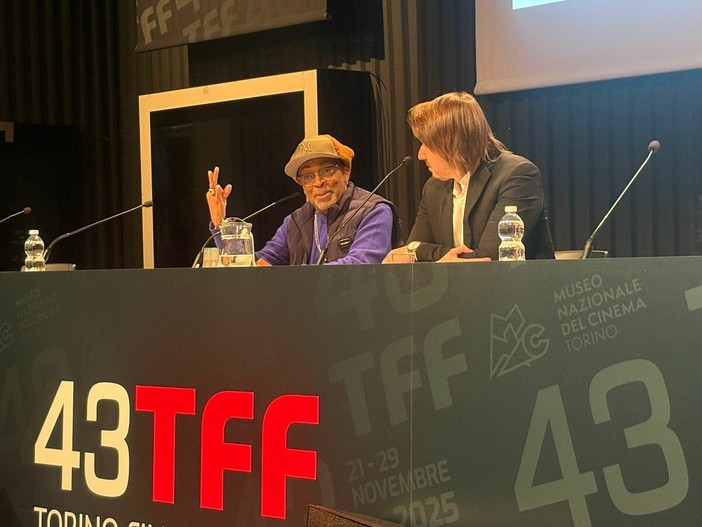Spike Lee al 43° TFF spegne la polemica: “Nulla contro Sinner. Vorrei una sua racchetta per la mia collezione”