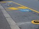 Tanti i furbetti che parcheggiano sugli stalli per disabili
