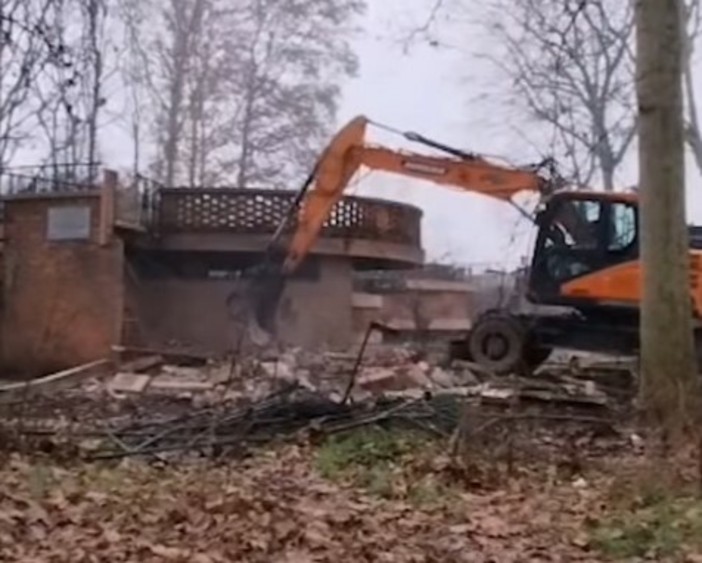 Sgombero ex piscina Sempione, 20 le persone denunciate Sgombero ex piscina Sempione, 20 le persone denunciate