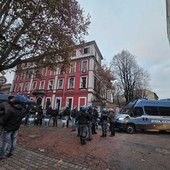 Ex Askatasuna, Fdi accelera: “Subito un bando o la vendita dello stabile” Ex Askatasuna, Fdi accelera: “Subito un bando o la vendita dello stabile”