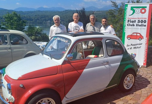 Alcuni soci del coordinamento Fiat 500 Club Valle di Susa