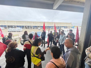Presidio e protesta dei lavoratori di PostalCoop a Grugliasco