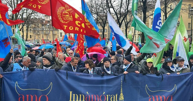 La pioggia non ferma l’amore di Torino per l’auto