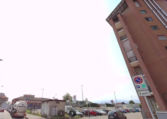 Fumi e polveri in via Sansovino, per Arpa tutto è in regola. Ma i residenti non ci stanno