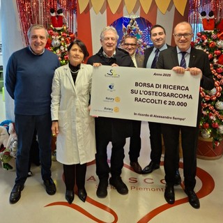 Consegnati i fondi raccolti con lo spettacolo “Luce in Sala”