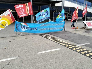 Prima di due giornate di sciopero per i lavoratori Ikea di Collegno Prima di due giornate di sciopero per i lavoratori Ikea di Collegno