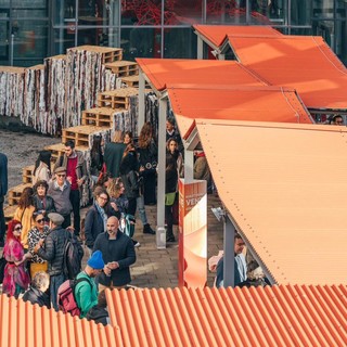Artissima e le altre: primo giorno con code davanti ingressi di tutte le fiere in città