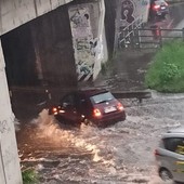 La pioggia di ieri trasforma in fiumi le strade di Moncalieri e Nichelino (foto di archivio)