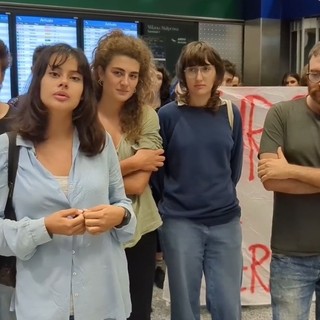 Tornati in Italia gli studenti torinesi arrestati in Turchia: &quot;Subito minacce e violenze&quot;