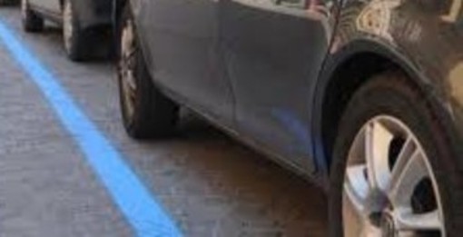 Immagine generica di strisce blu Immagine generica di strisce blu