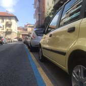 Nel 2024 ben 8.487 sanzioni a chi ha parcheggiato di notte negli stalli dei residenti senza averne diritto