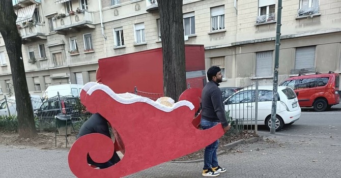 La slitta di Babbo Natale dura 7 giorni: “Hanno vinto i vandali" La slitta di Babbo Natale dura 7 giorni: “Hanno vinto i vandali"