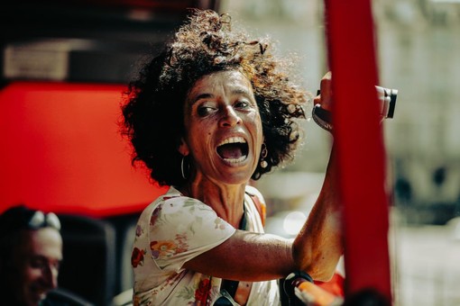 Biennale Democrazia, Chorós presenta lo spettacolo &quot;Le guerre del nostro tempo&quot;,