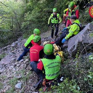 Escursionista precipita in una zona impervia sopra Chiaverano: per salvarla intervengono Soccorso Alpino e Vigili del Fuoco